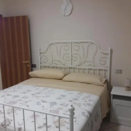 Casa de hóspedes Lo Scoiattolo Di Mannocchi Lorella 3*