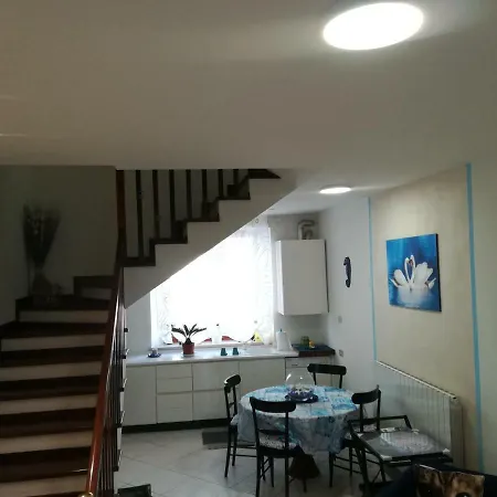 Lo Scoiattolo Di Mannocchi Lorella 3* Porto SantʼElpidio